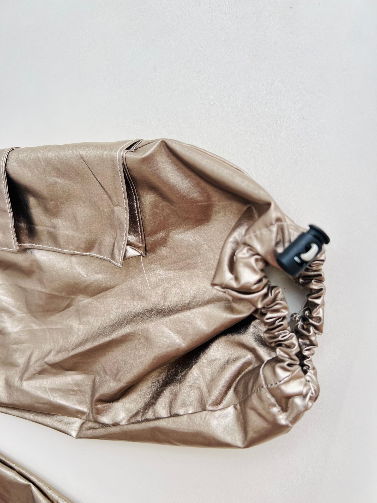 CONJUNTO CON CHAQUETA DE PELUCHE