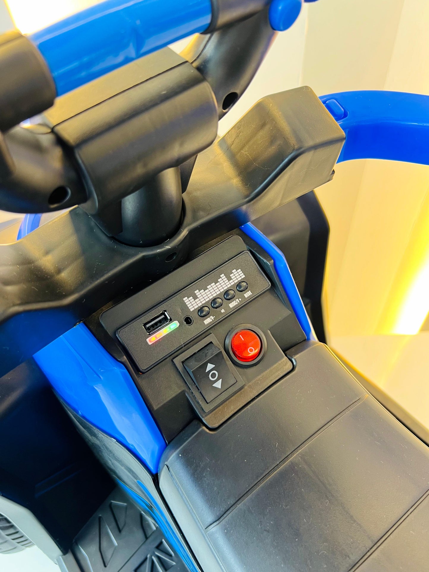 CUATRIMOTO ELÉCTRICA INFANTIL CON CONTROL REMOTO