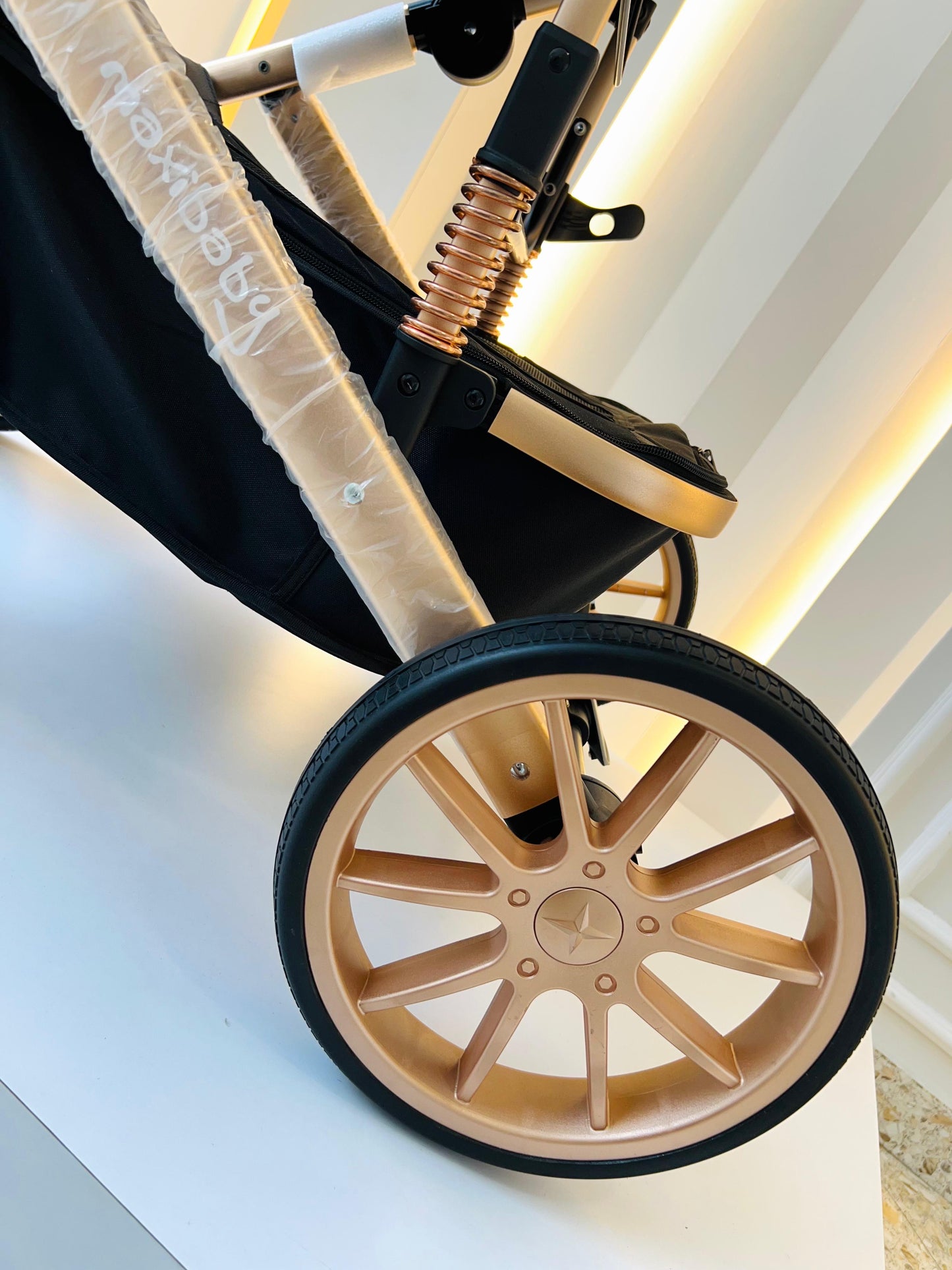 COCHE MOISES MAXIBABY GOLD