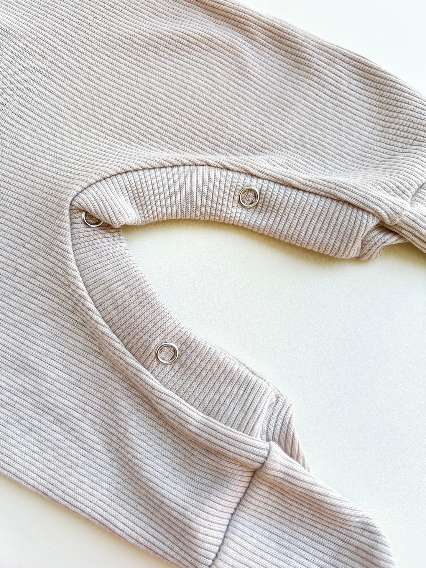 ENTERIZO NAVIDEÑO DE PAPA NOEL CON GORRO