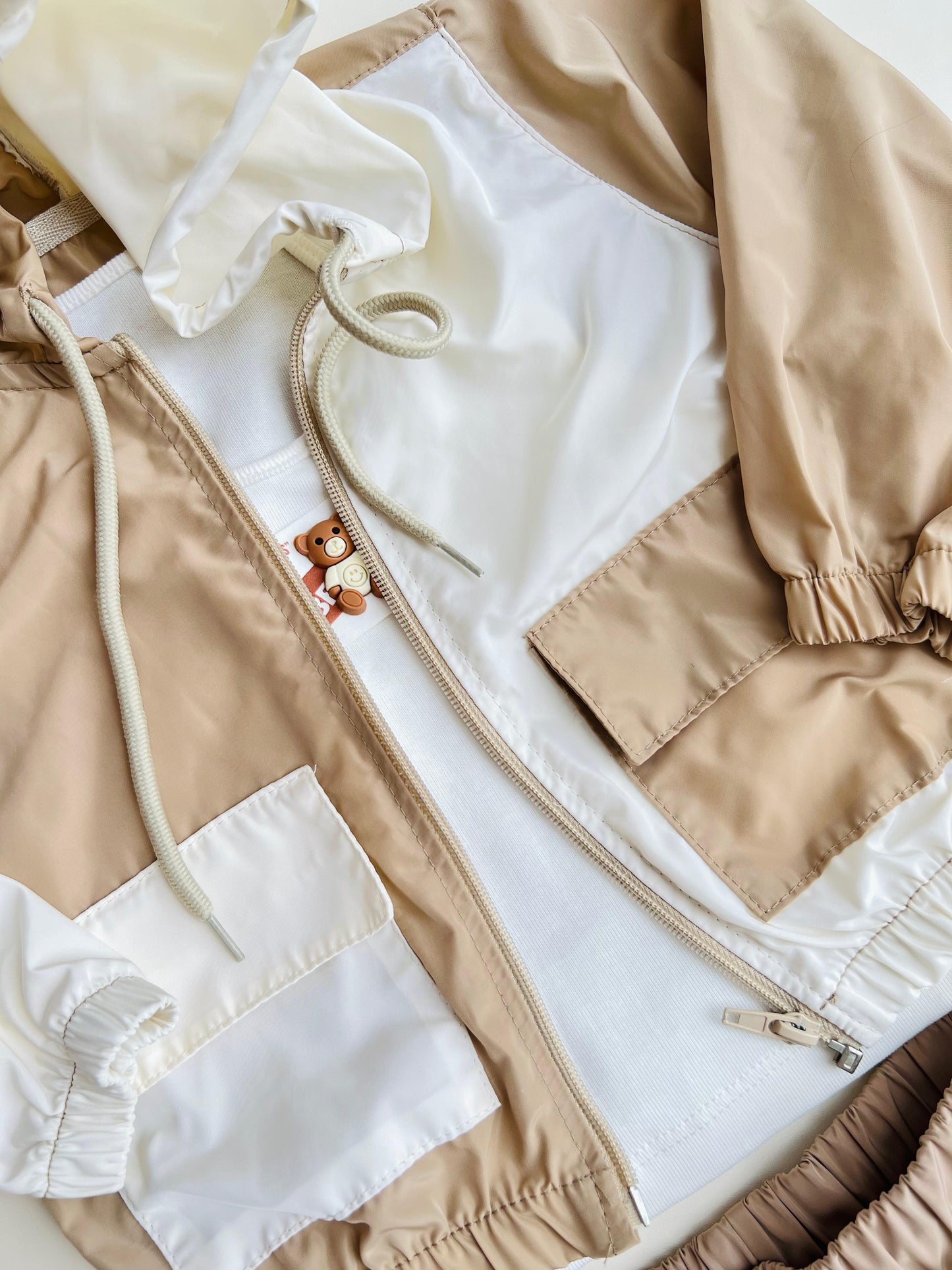 SET DEPORTIVO DE CAPUCHA