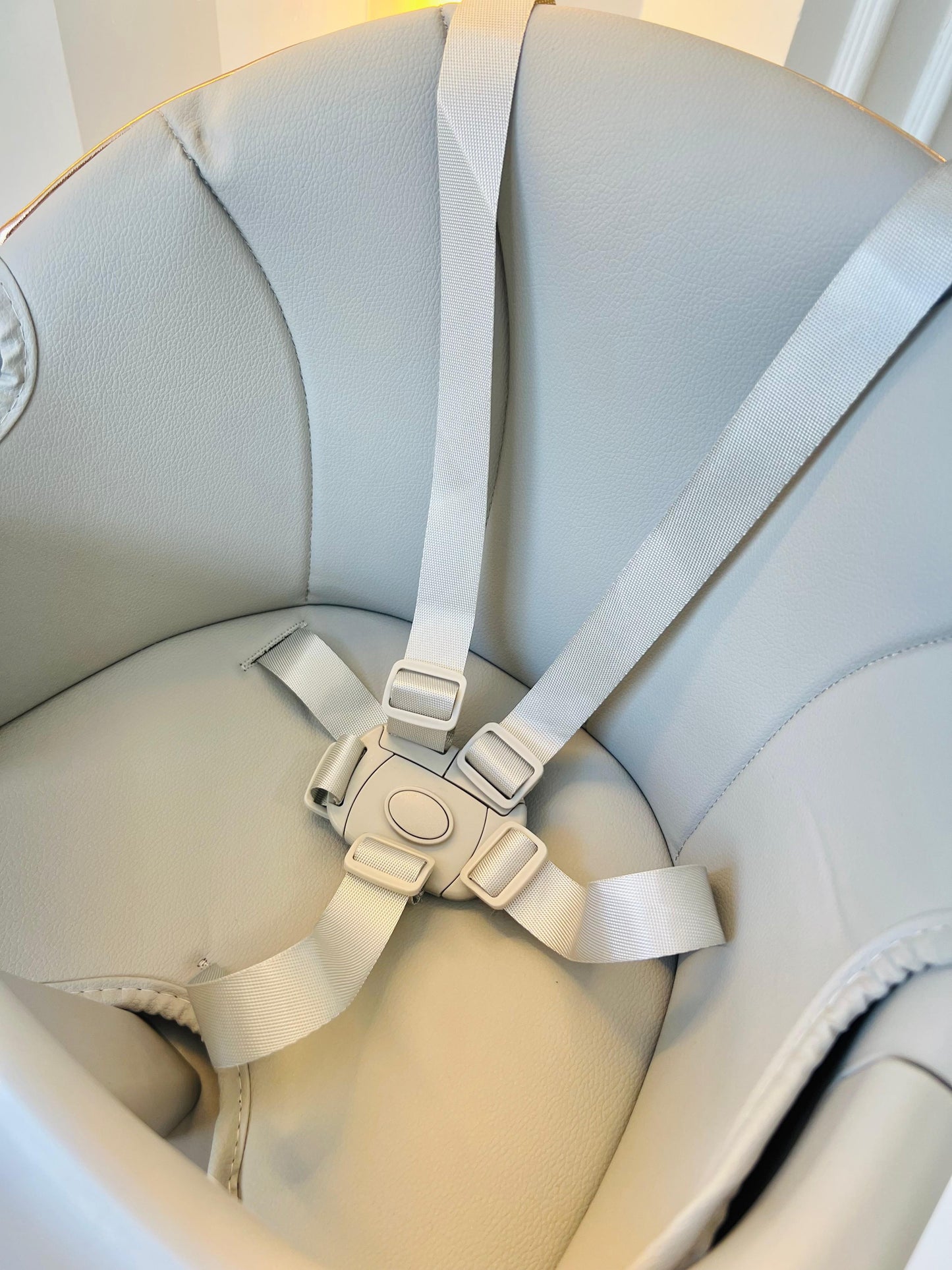 Silla Comedor Aurora – Diseño Moderno y Funcional Gris