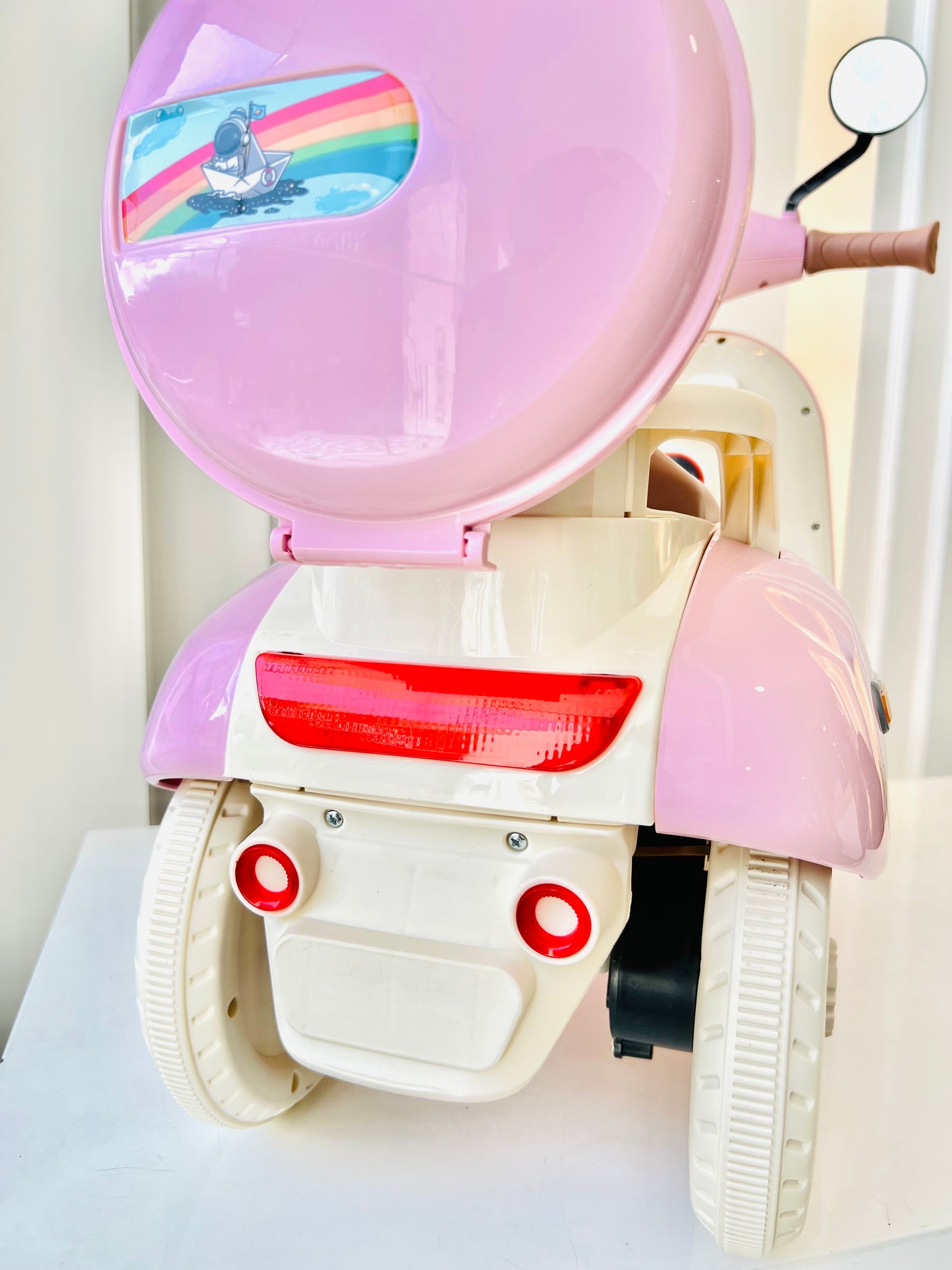 MOTO ELÉCTRICA INFANTIL REF.VENECIA ROSADA