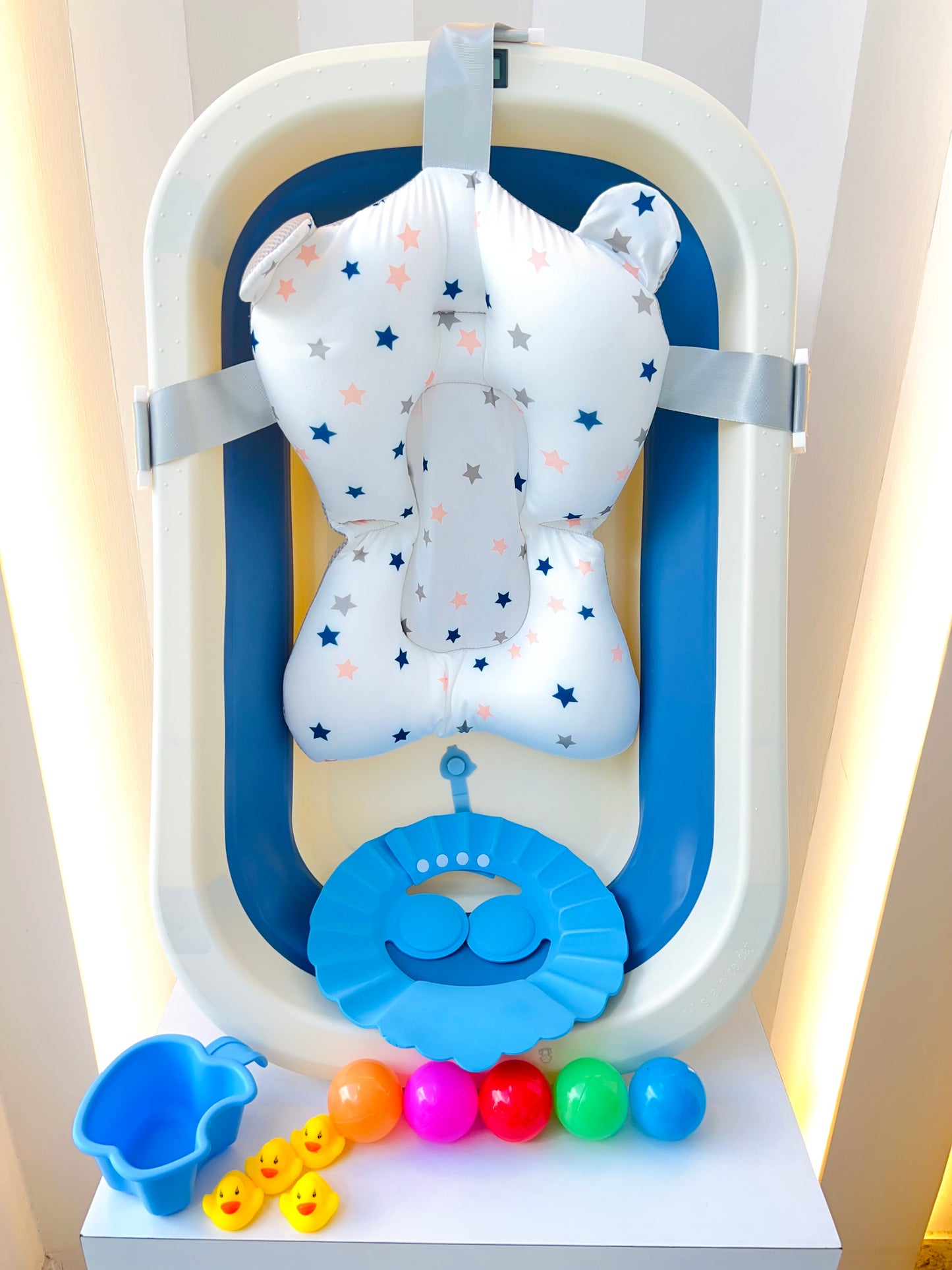 BAÑERA PLEGABLE CON ACCESORIOS PARA BEBÉ