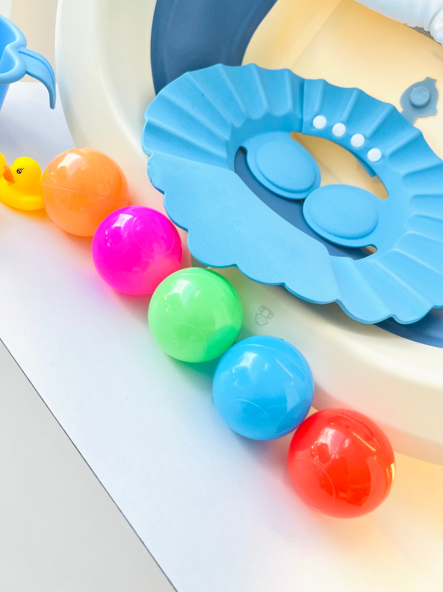 BAÑERA PLEGABLE CON ACCESORIOS PARA BEBÉ