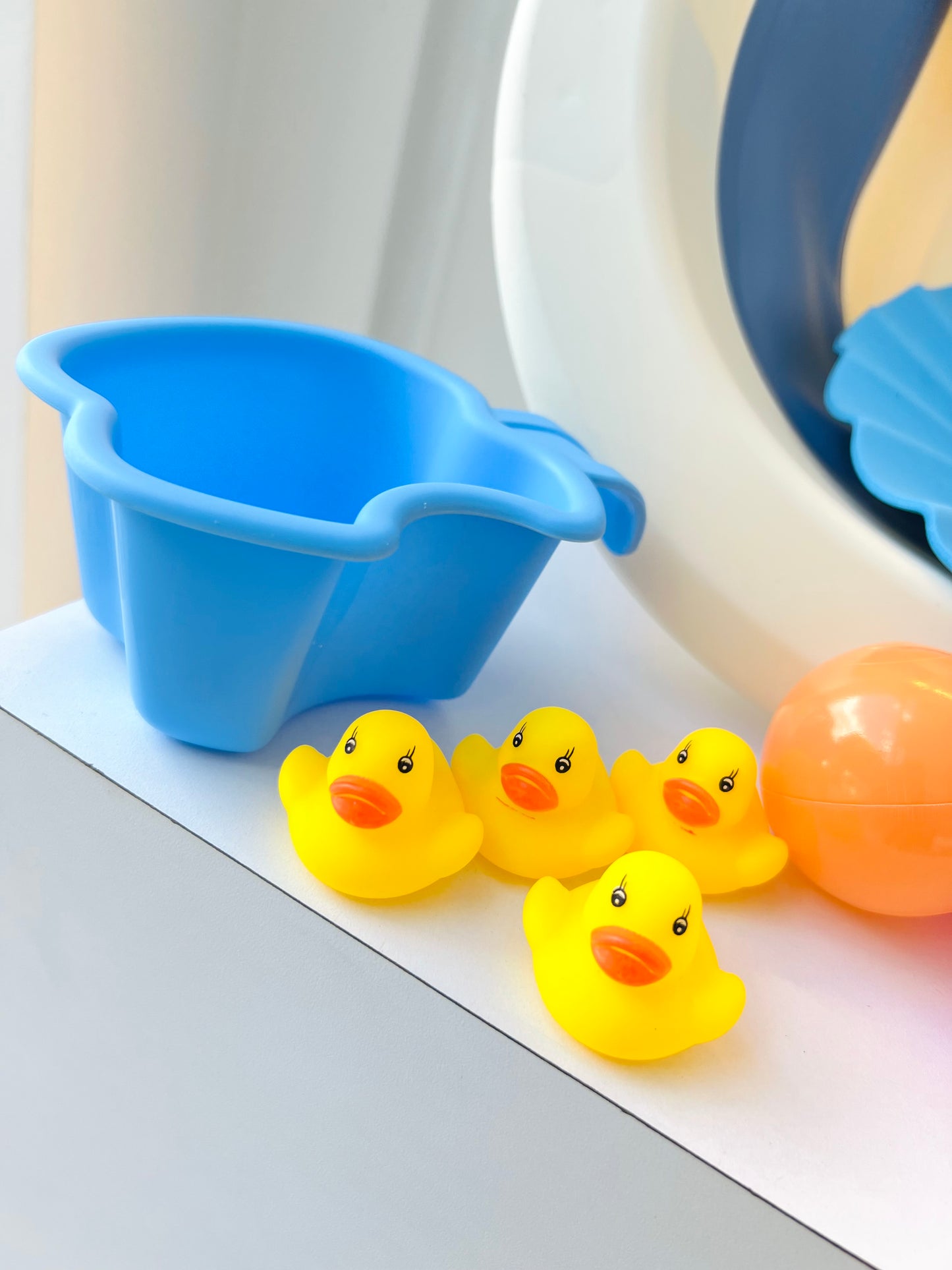 BAÑERA PLEGABLE CON ACCESORIOS PARA BEBÉ