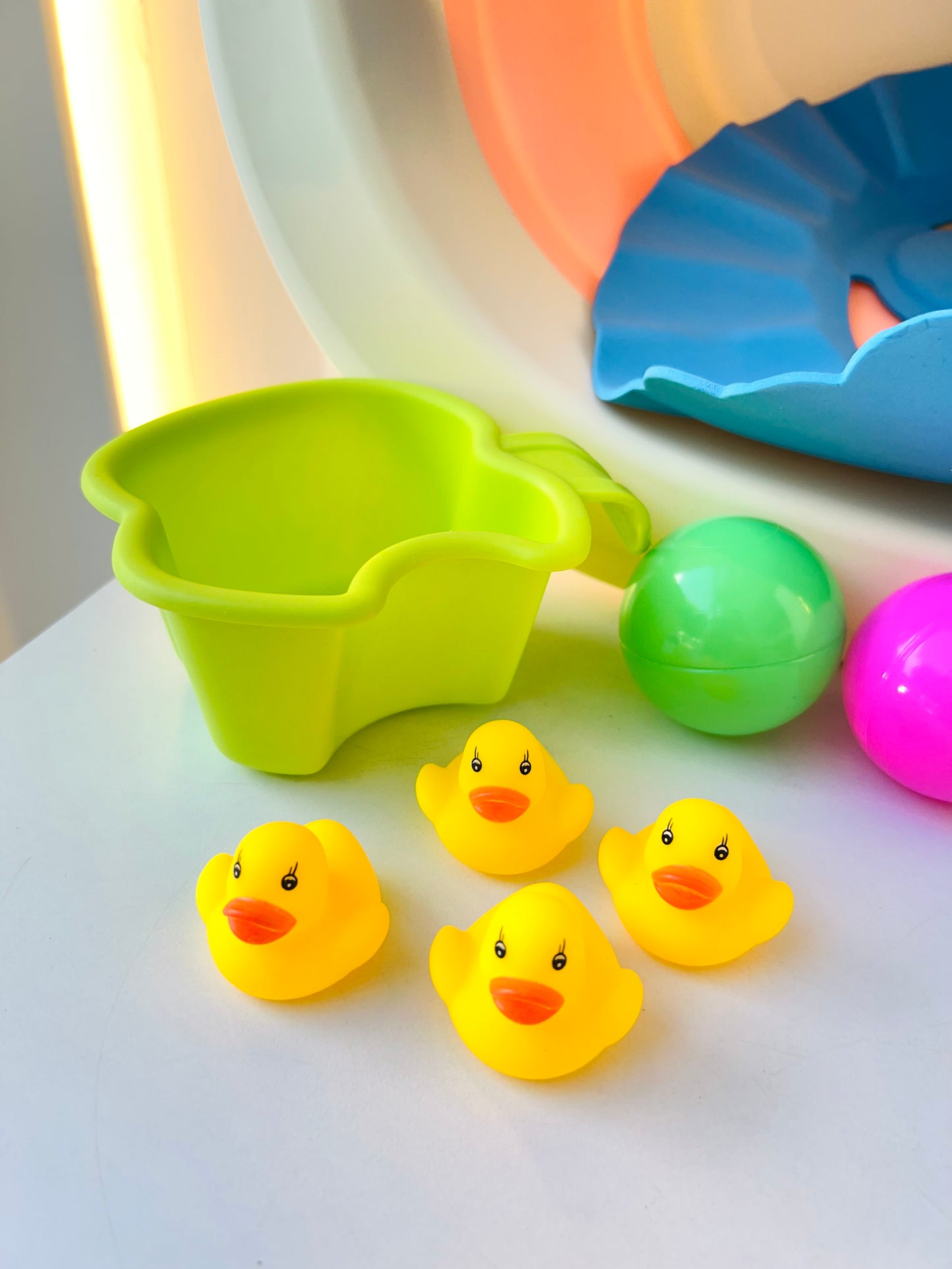 BAÑERA PLEGABLE CON ACCESORIOS PARA BEBÉ