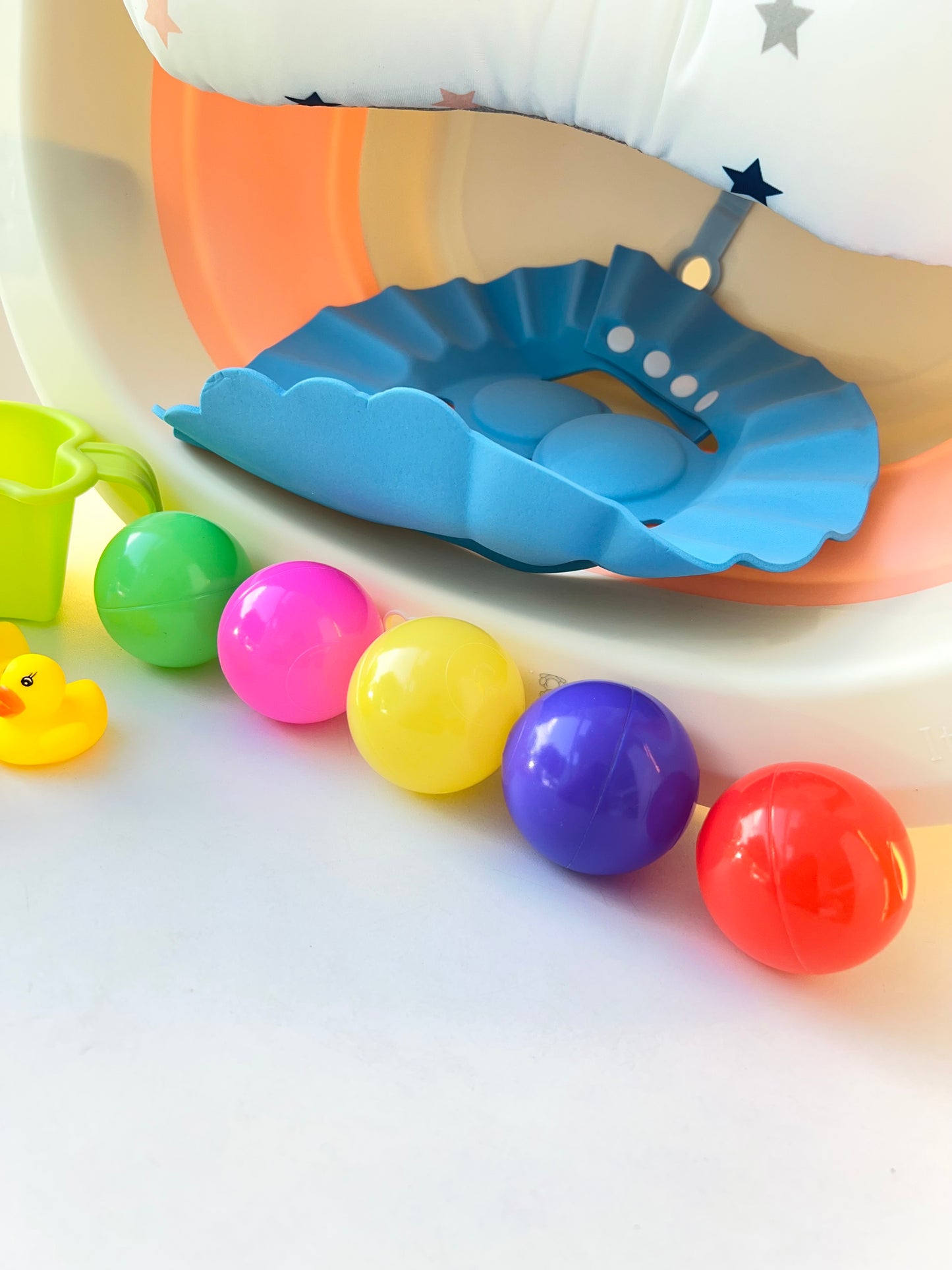 BAÑERA PLEGABLE CON ACCESORIOS PARA BEBÉ