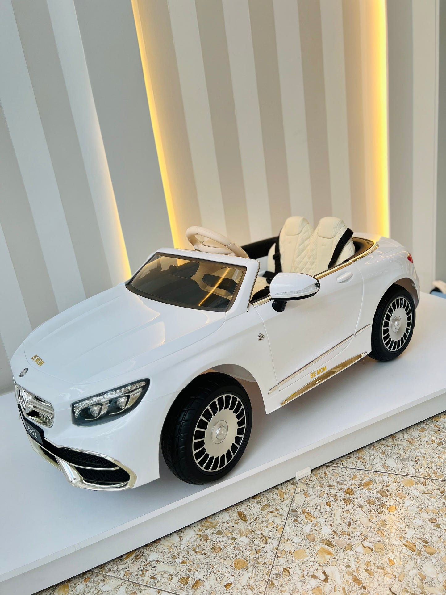 CARRO ELÉCTRICO MERCEDES BENZ BLANCO