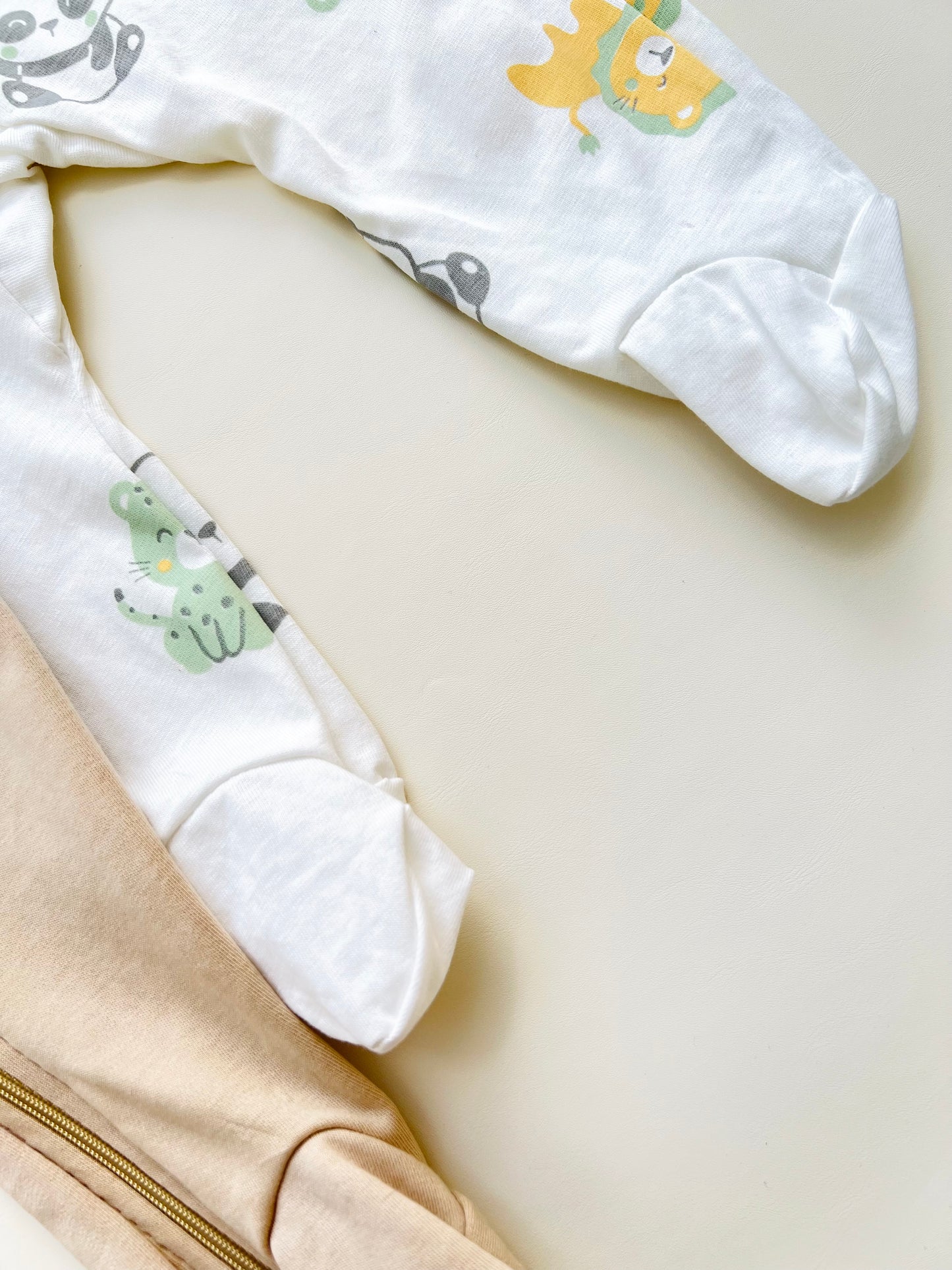 SET DE 3 PIJAMAS ENTERIZAS PARA BEBÉS TANZANIA