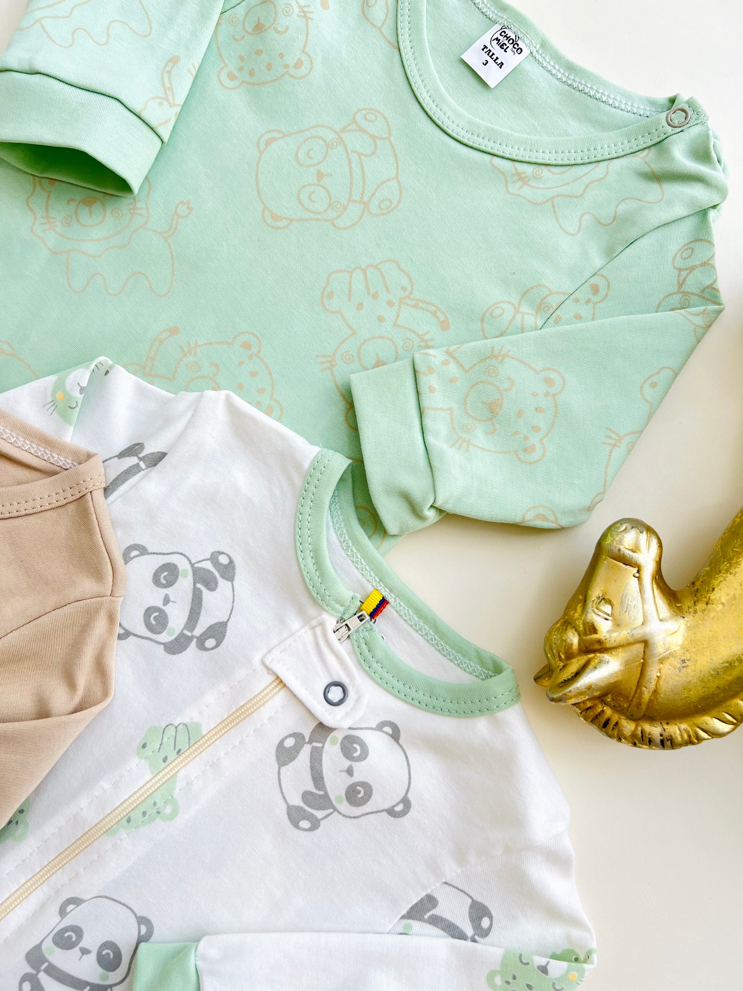SET DE 3 PIJAMAS ENTERIZAS PARA BEBÉS TANZANIA