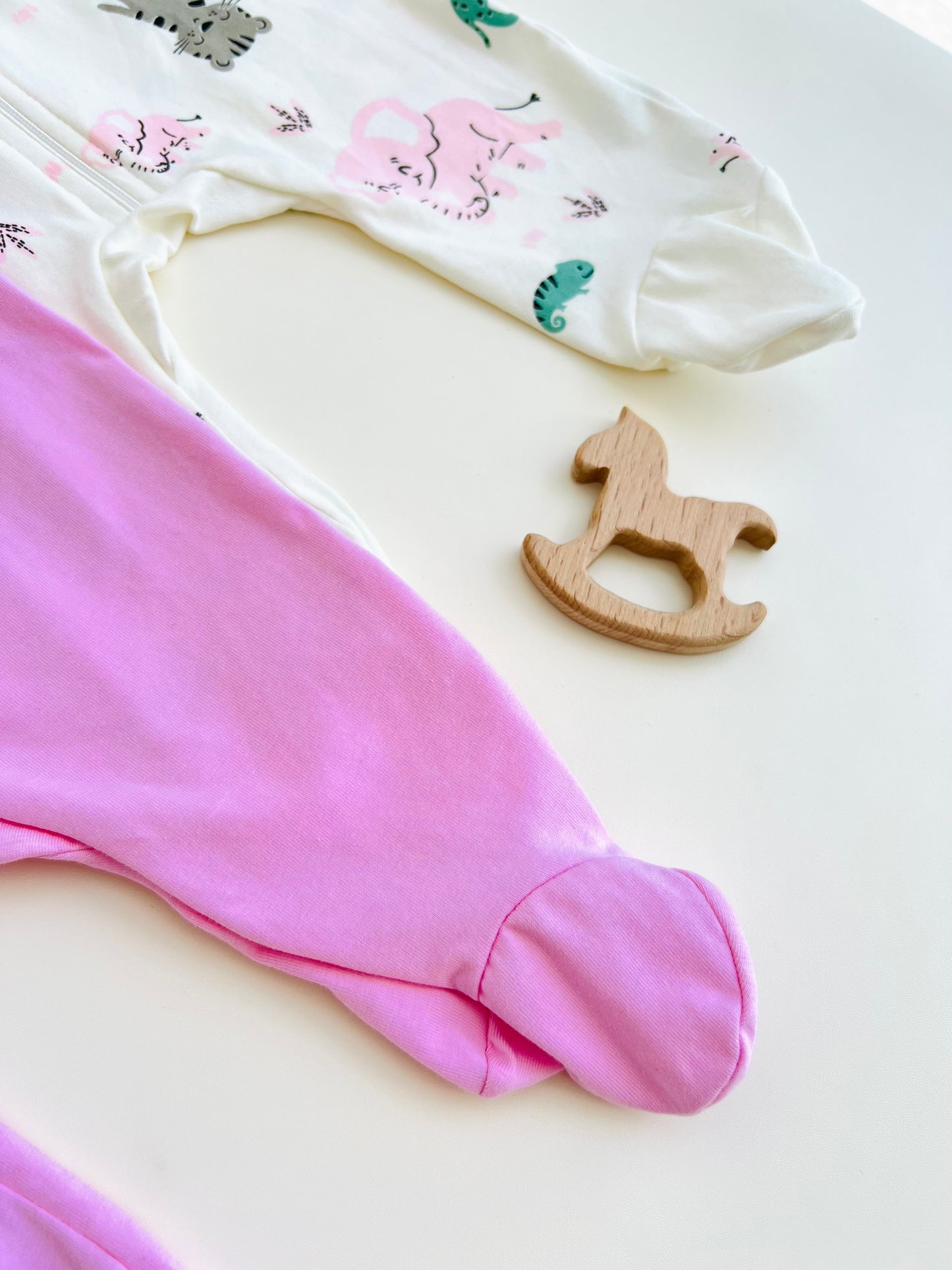 SET DE 3 PIJAMAS ENTERIZAS PARA BEBÉS TROPICAL