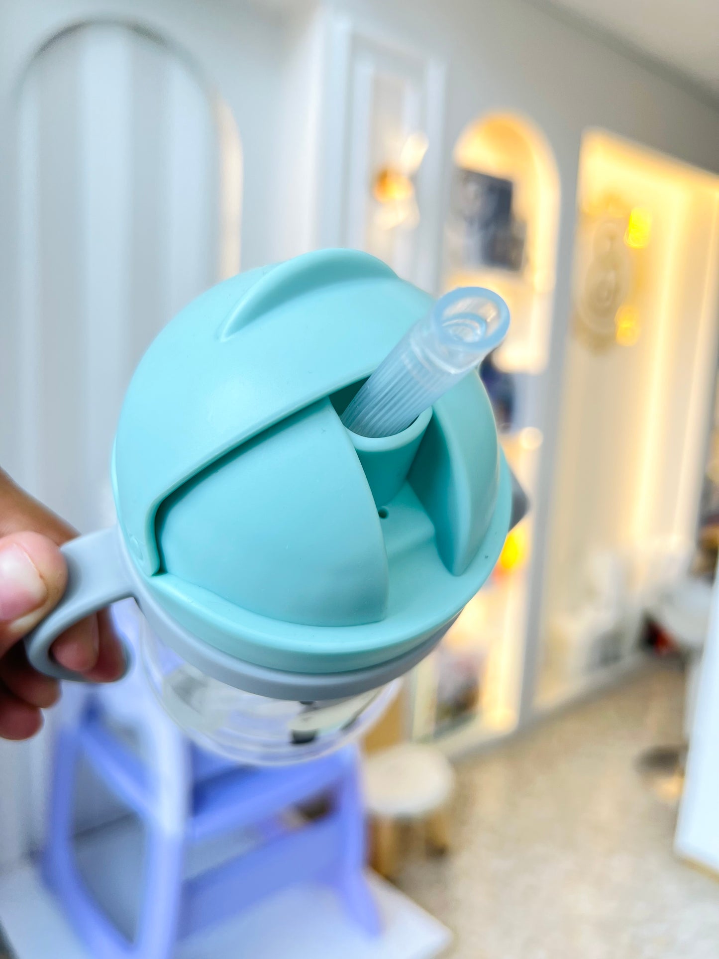 VASO ENTRENADOR CON PITILLO RETRÁCTIL