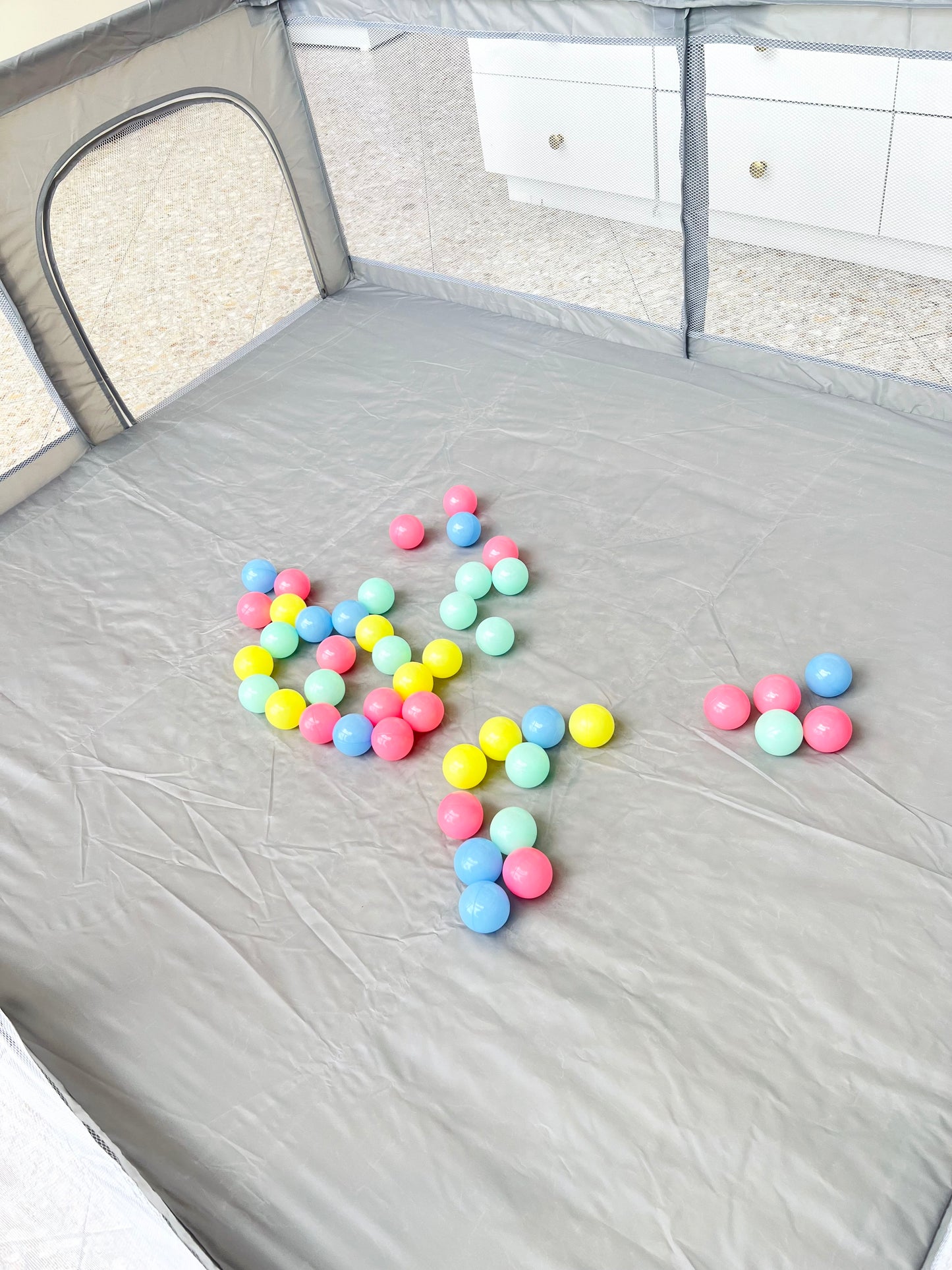 CORRAL DE JUEGOS CON PELOTAS