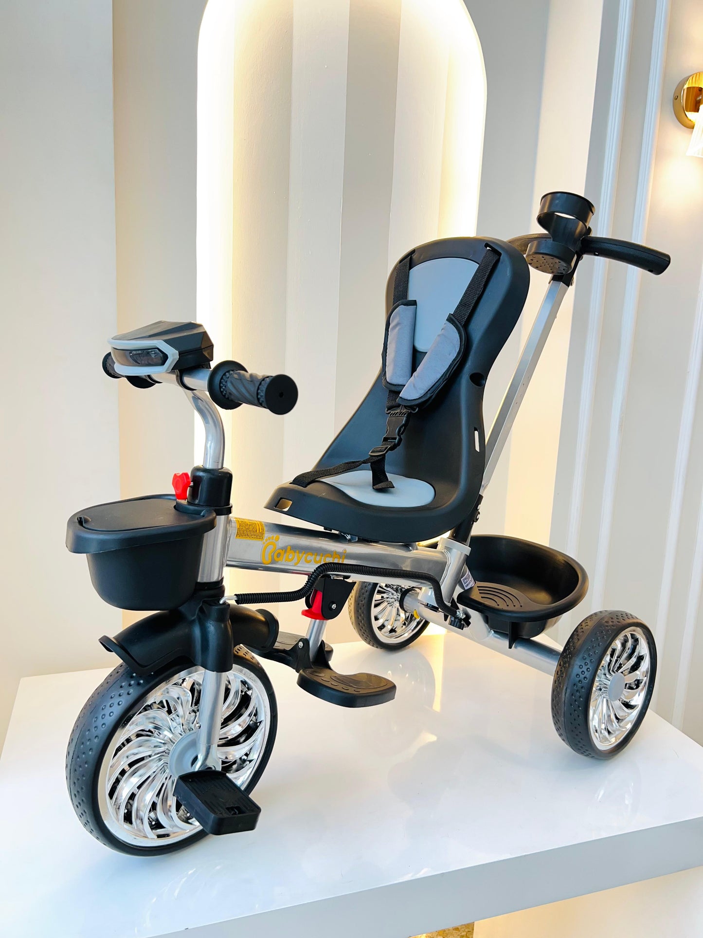 PASEADOR INFANTIL CON CAPOTA Y GUIA CUCHI