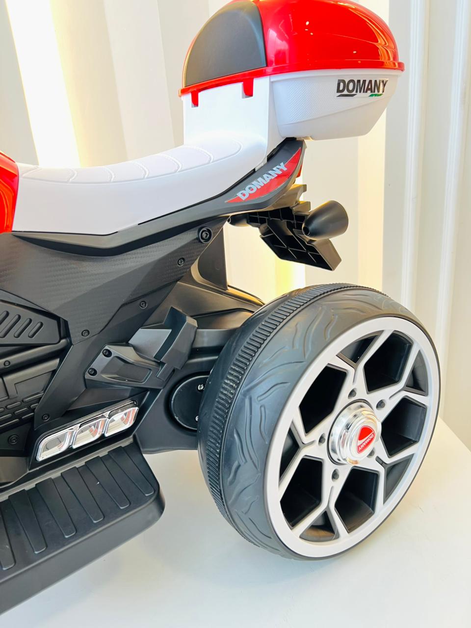 Moto eléctrica infantil Domany roja