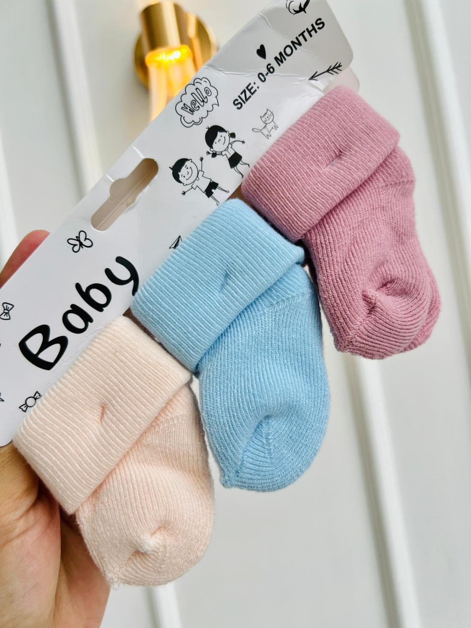 SET MEDIAS BASICAS PARA BEBE - 3 PARES 0 A 6 MESES