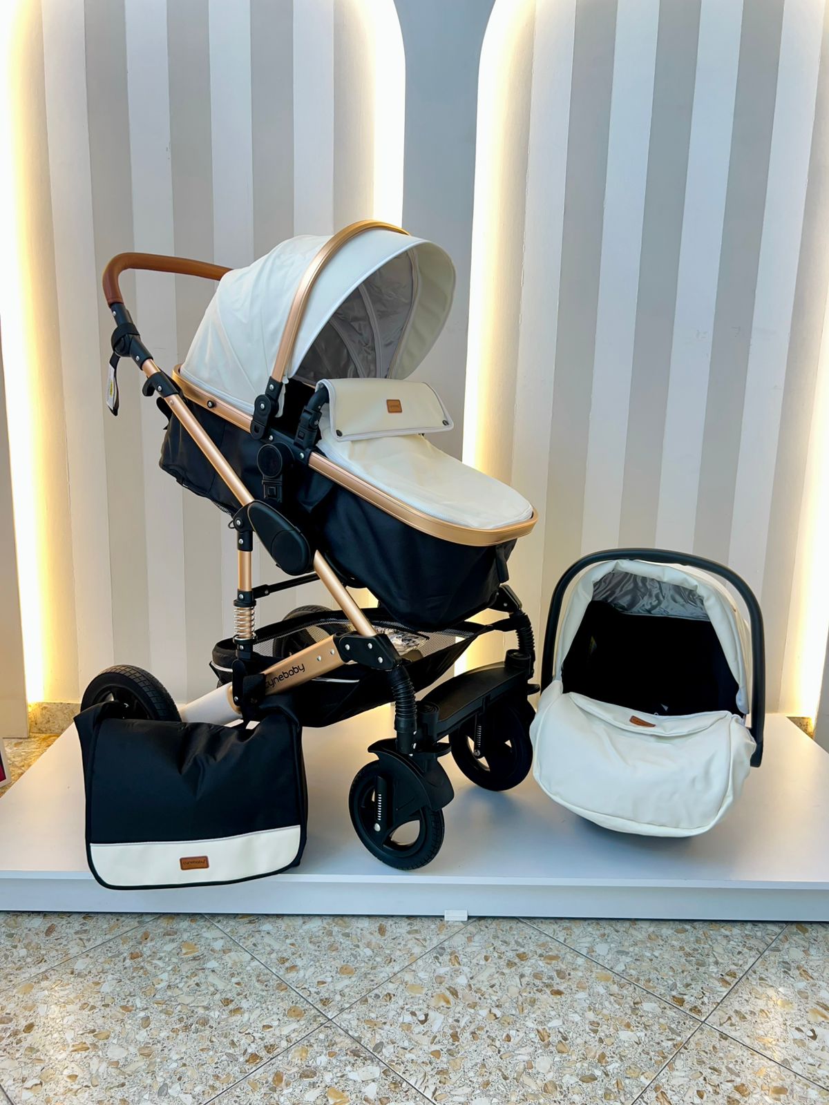 Coche Moises en Combo Victoria Cuadrado