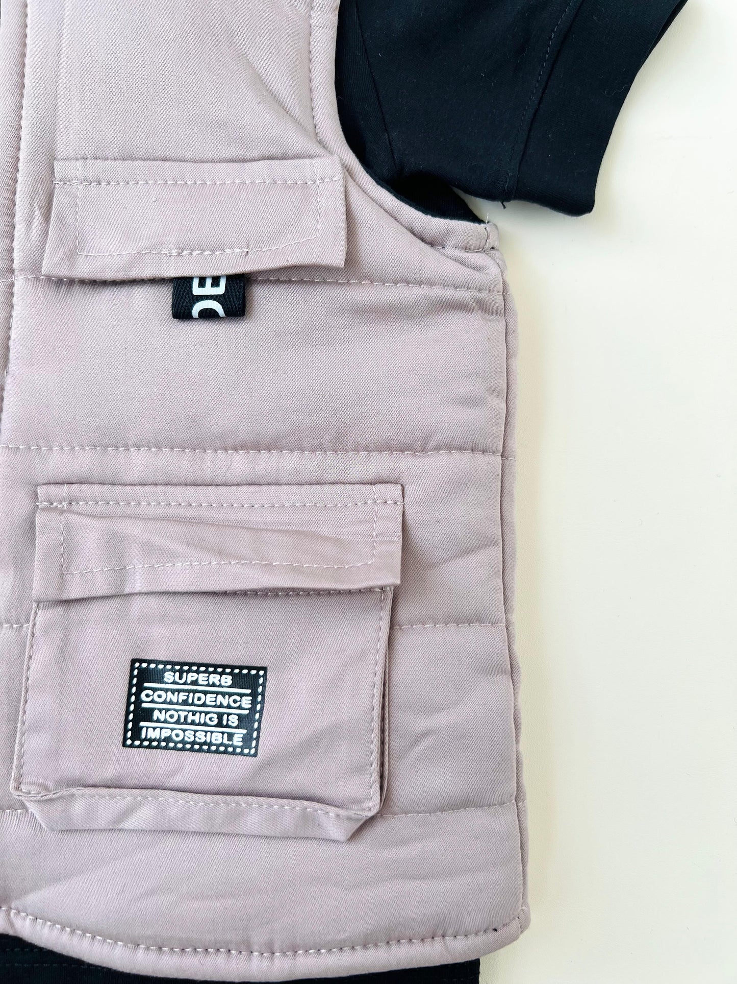 CONJUNTO URBANO 3 PIEZAS CON CHALECO