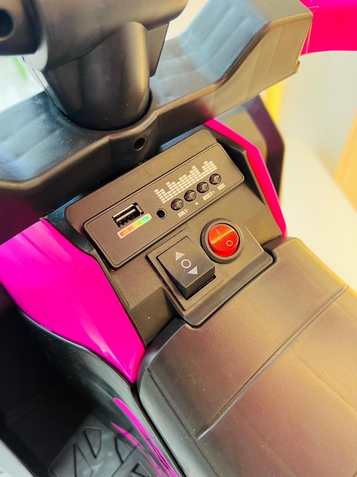 CUATRIMOTO ELÉCTRICA INFANTIL CON CONTROL REMOTO