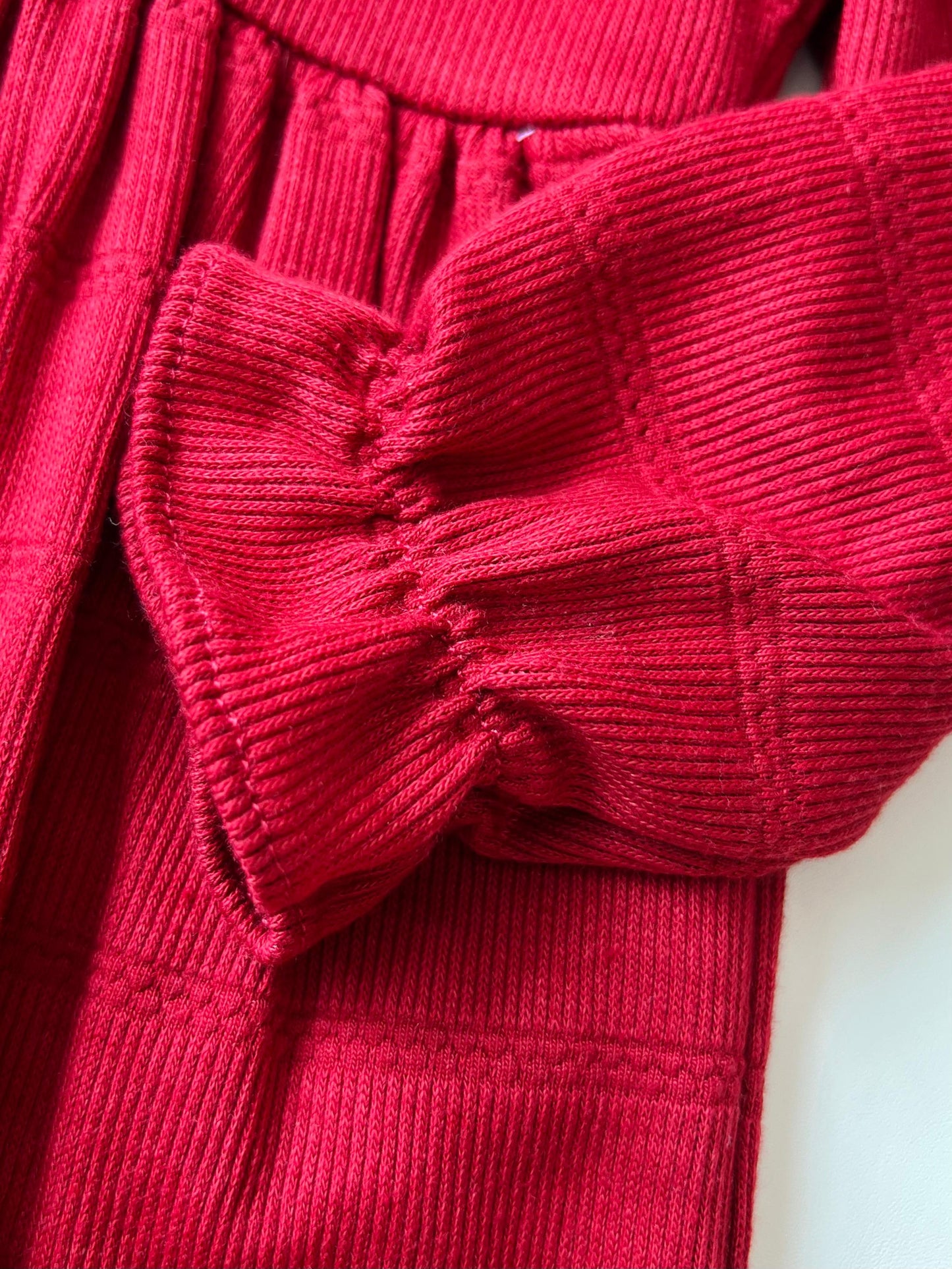 VESTIDO CLÁSICO MANGA LARGA CON CUELLO BORDADO