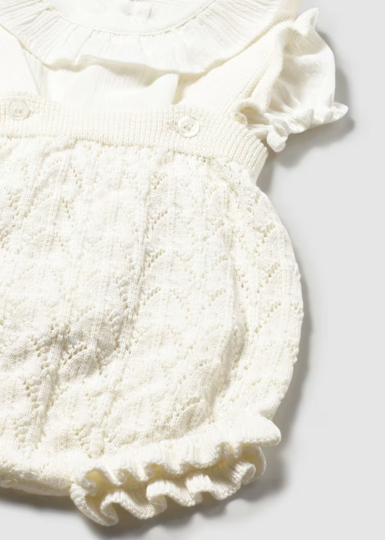 CONJUNTO PETO TRICOT Y BLUSA PARA RECIEN NACIDA