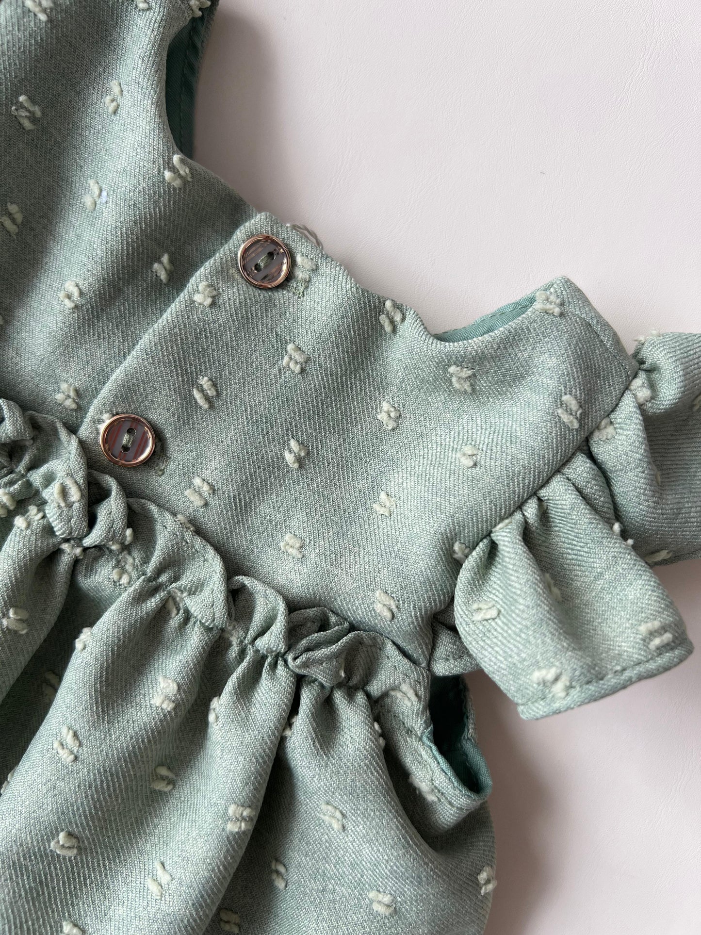 VESTIDO TEXTURIZADO CON MANGAS