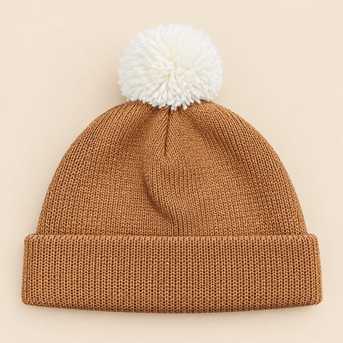 Gorro tejido para bebé café jaspeado con pompón blanco