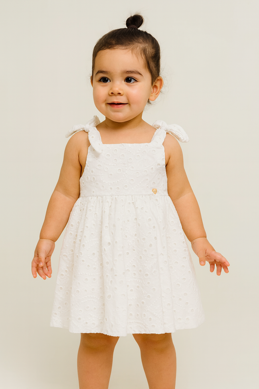 VESTIDO BLANCO DE OJALILLO CON CORBATAS EN HOMBROS