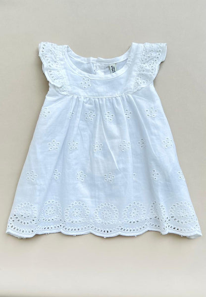 VESTIDO EUROPEO DE OJALILLO LOSAN