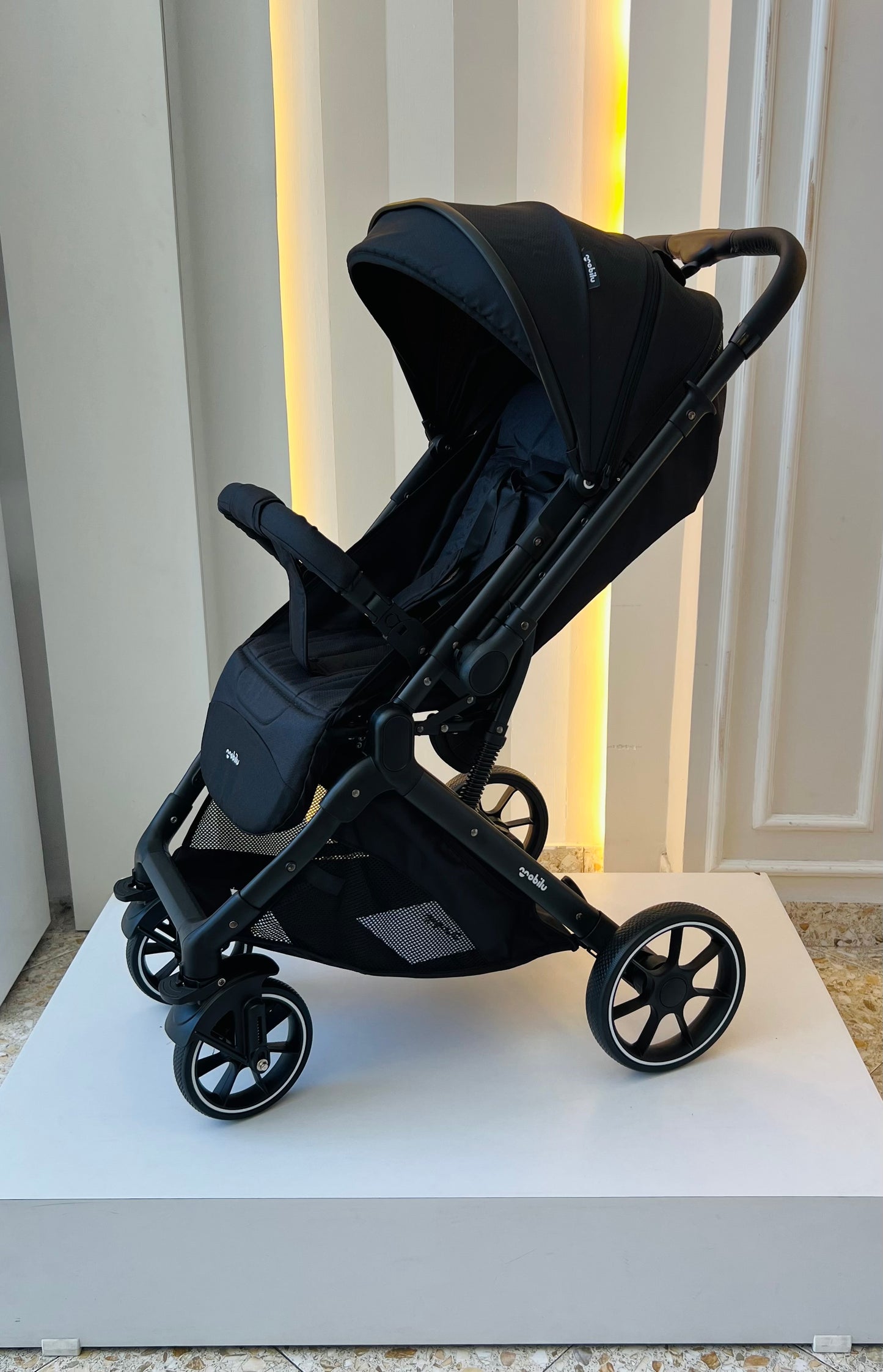 Coche Paseador Maleta Qnoblu Ref. Tokio – Color Negro