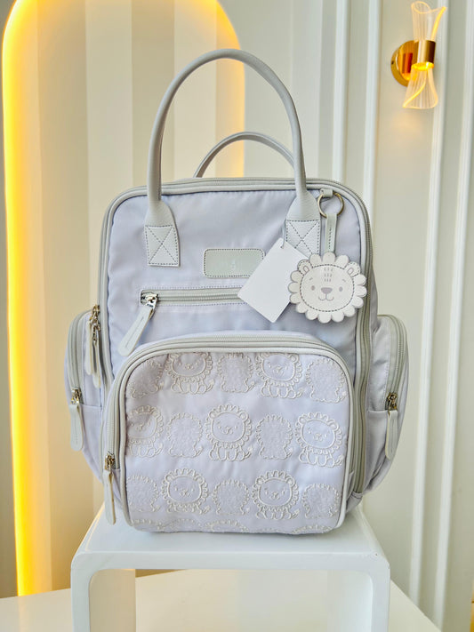 Mochila pañalera Baby Luna Leon – elegancia, resistencia y máxima organización