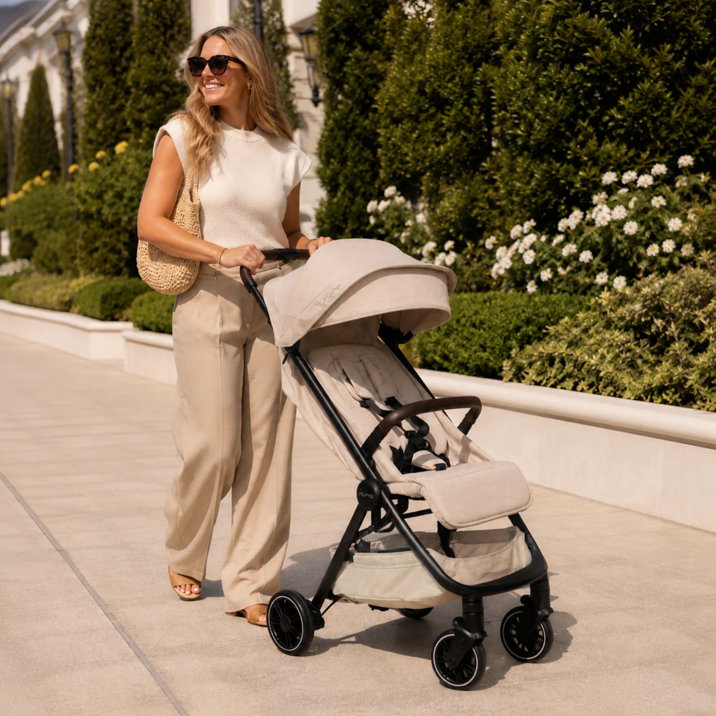 Coche Nuna Trvl - biscotti  | Mara Baby Tienda