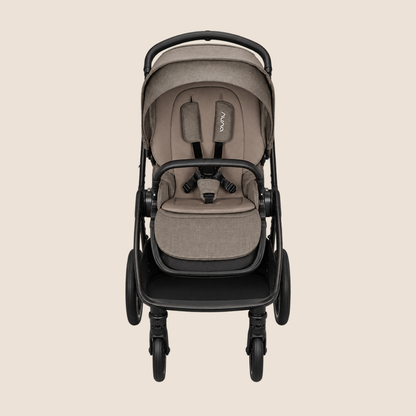 Coche Nuna TRIV LX Thunder, vista frontal del asiento y arnés