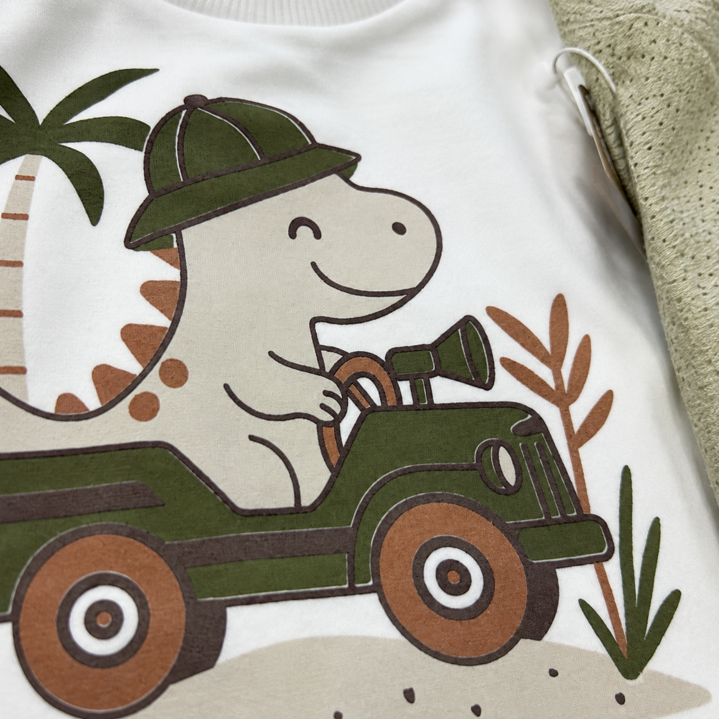Conjunto 3 Piezas Niño Blazer Verde + Camiseta Dinosaurio + Jean Azul