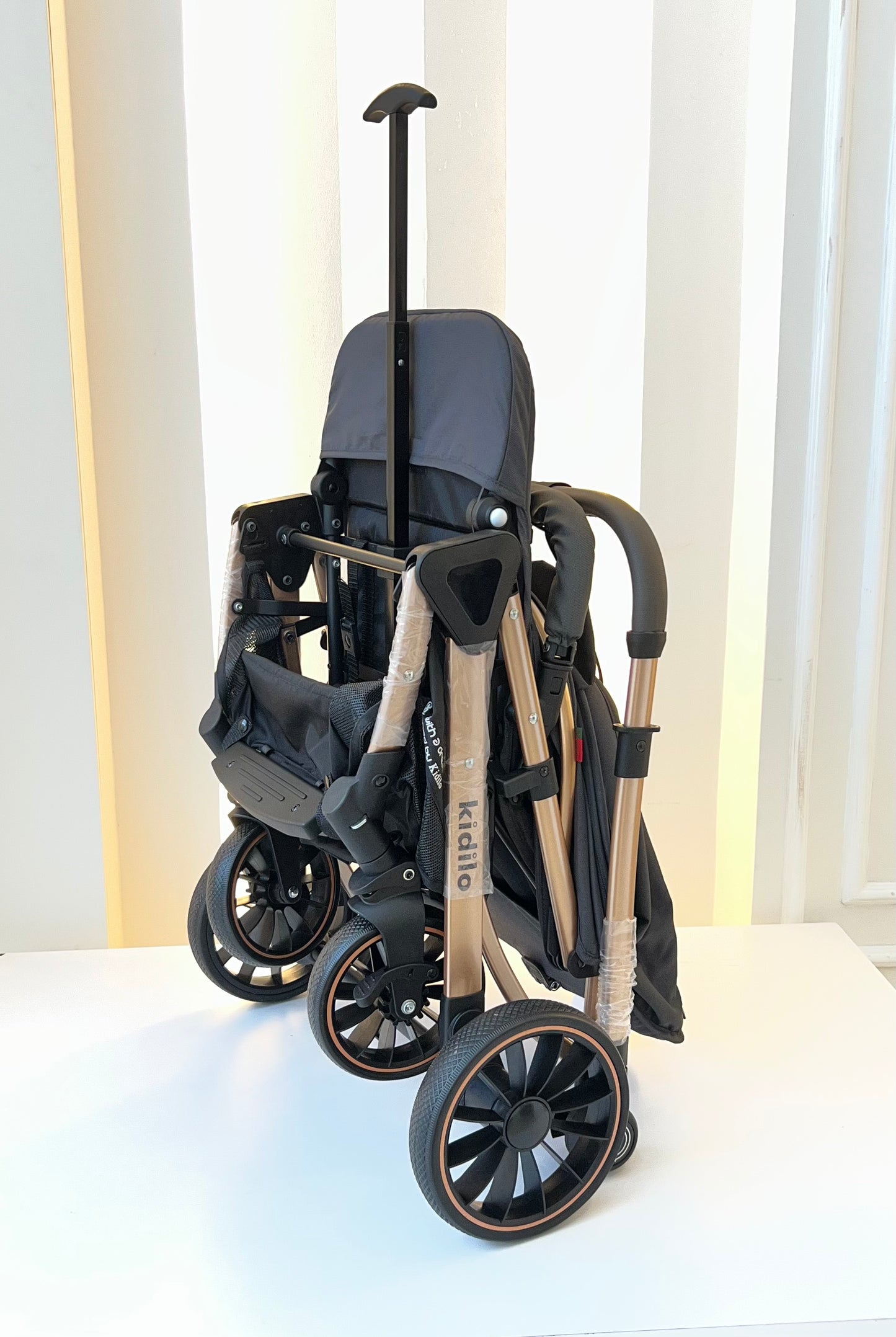 COCHE MALETA ÓNIX KIDILO-GRIS GRAFITO |MARA BABY TIENDA