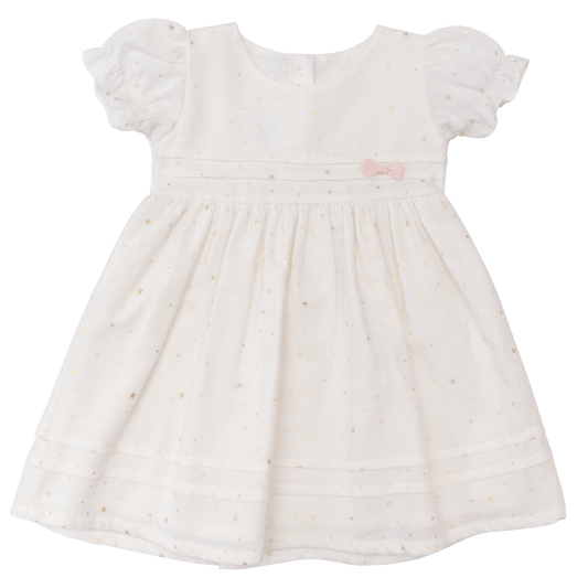 Vestido infantil con delicados detalles