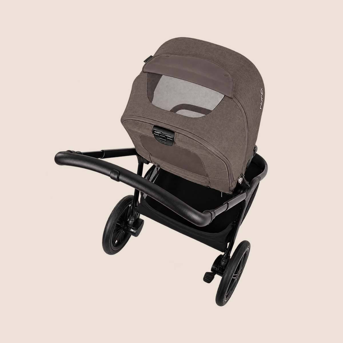 Asiento acolchado del coche Nuna TRIV LX Thunder con capota recogida