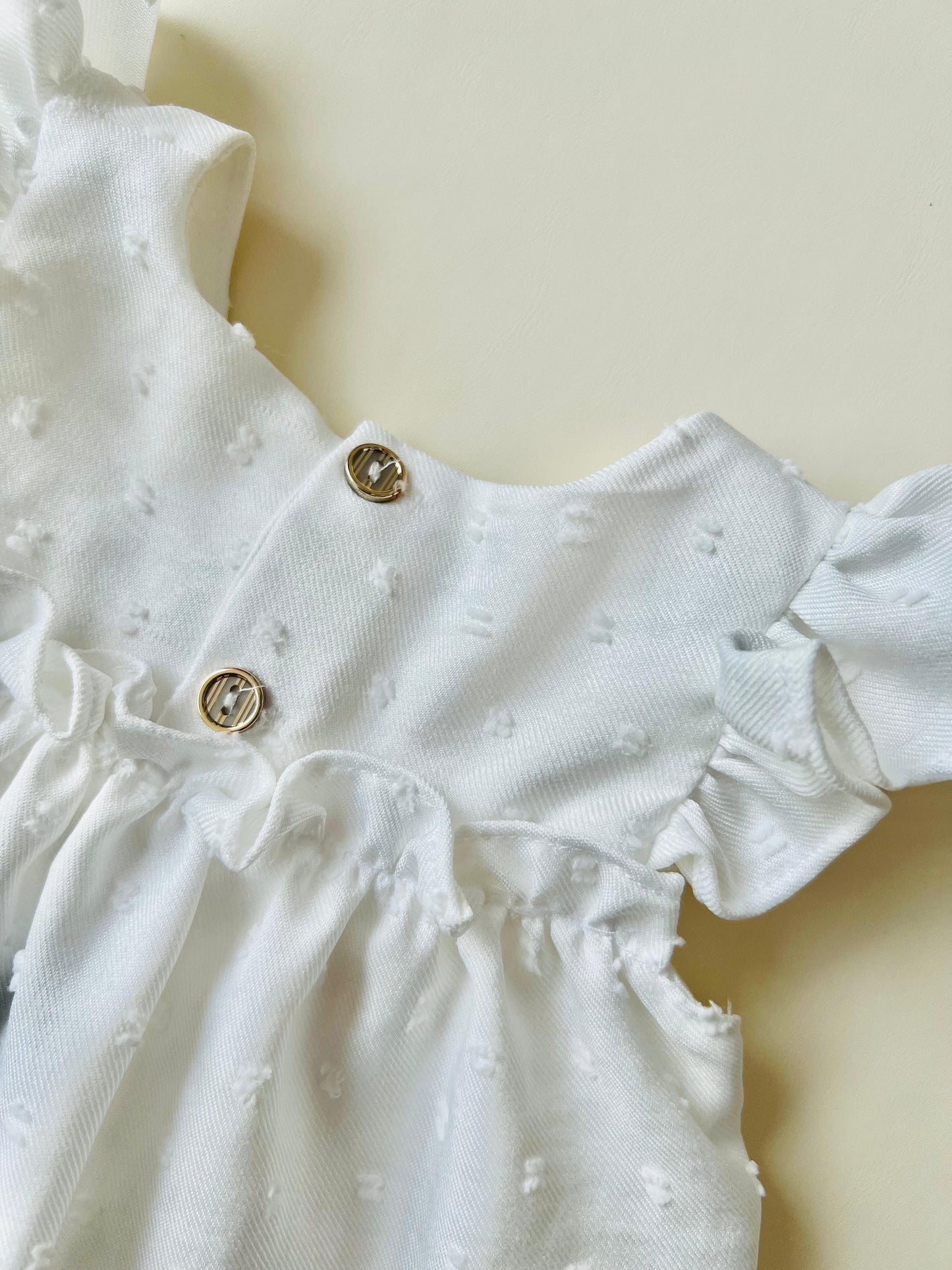 VESTIDO TEXTURIZADO CON MANGAS