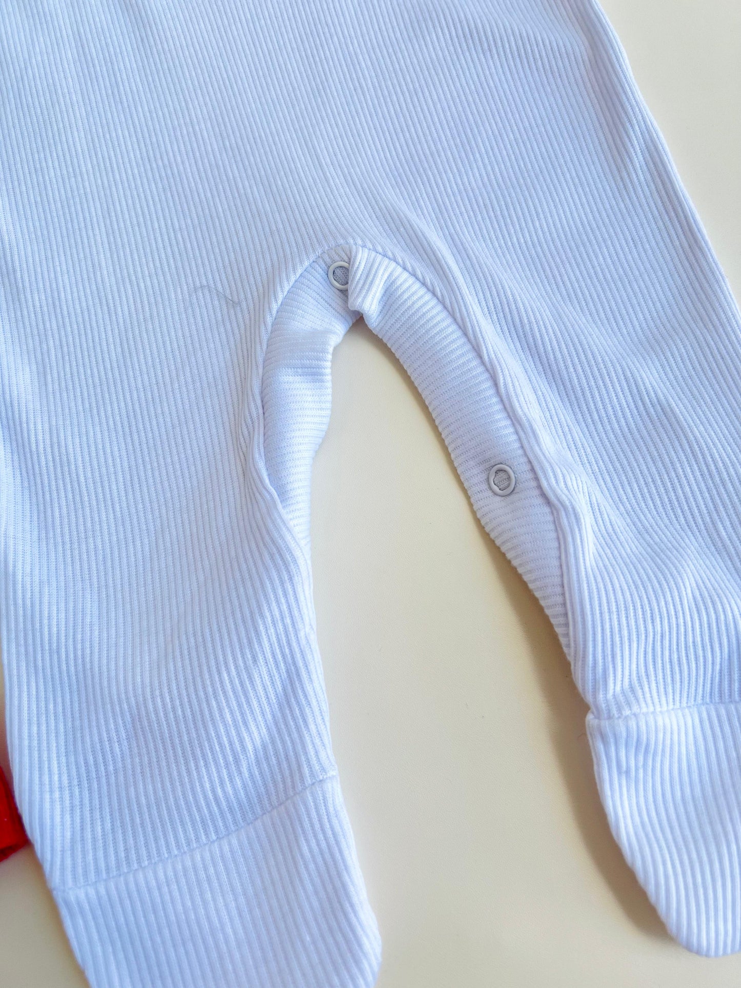 ENTERIZO NAVIDEÑO DE PAPA NOEL CON GORRO