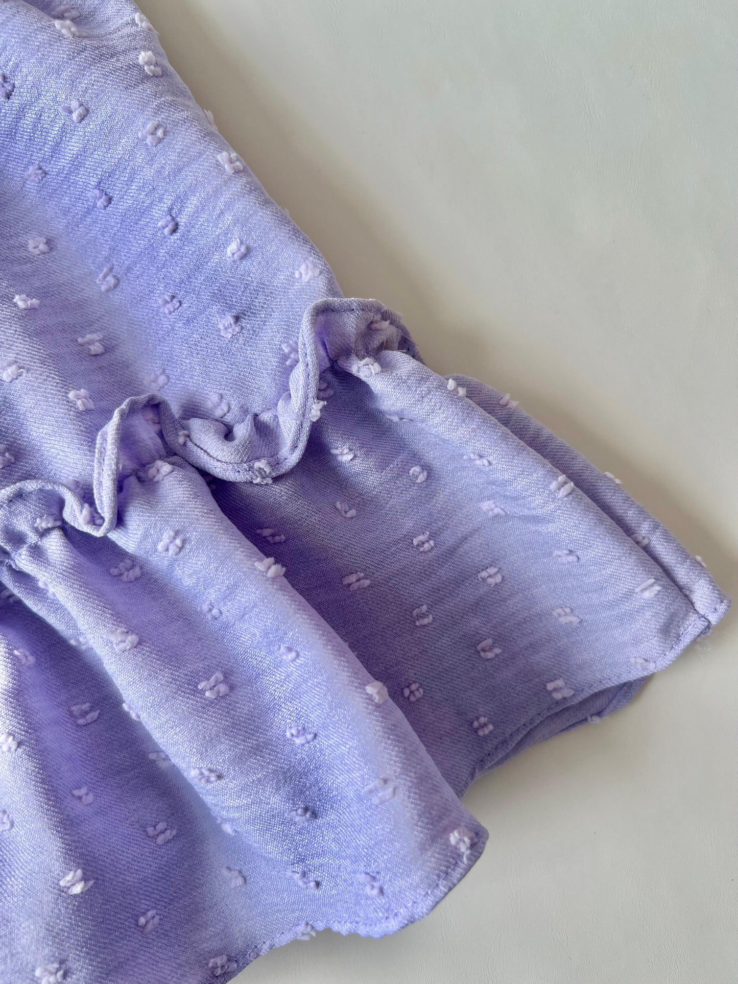 VESTIDO TEXTURIZADO CON MANGAS