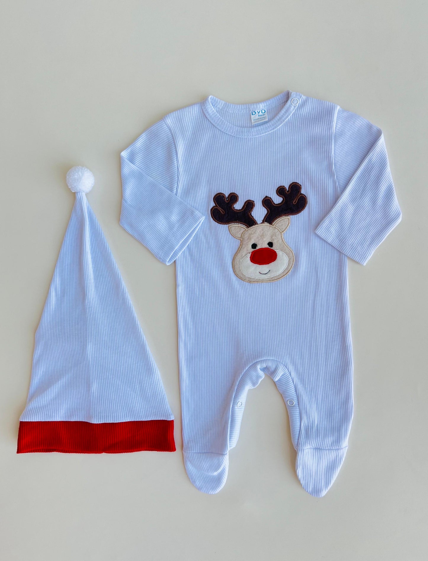 ENTERIZO NAVIDEÑO DE RENO CON GORRO