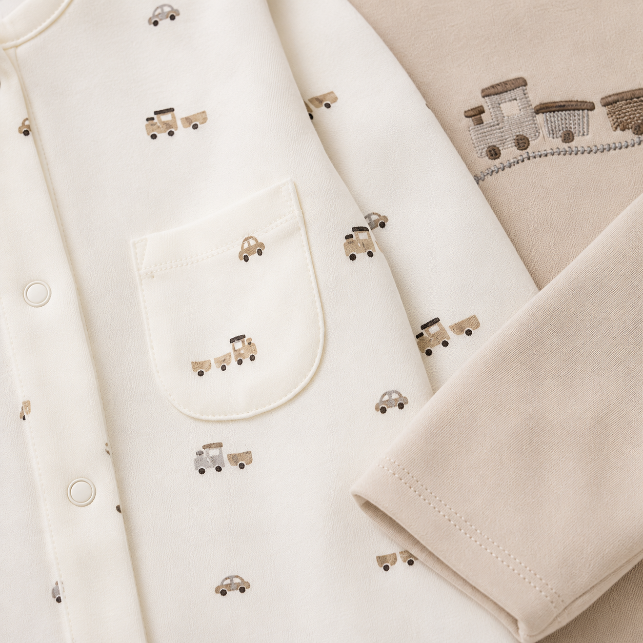 Set x2 Pijamas Enterizos Bebé Niño Tren Blanco y Beige | Mara Baby