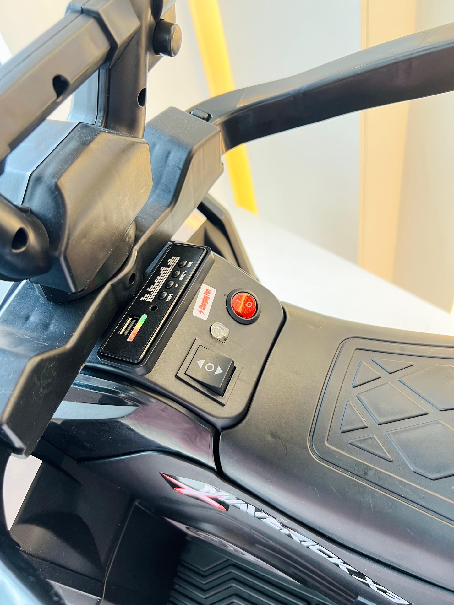 CUATRIMOTO ELÉCTRICA PASEADOR MAVERICK X3