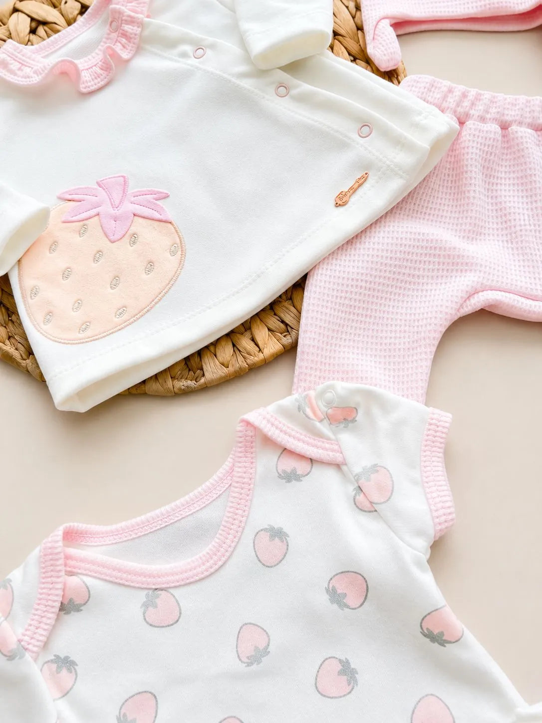 CONJUNTO PRIMER DÍA-8 PIEZAS FRESA