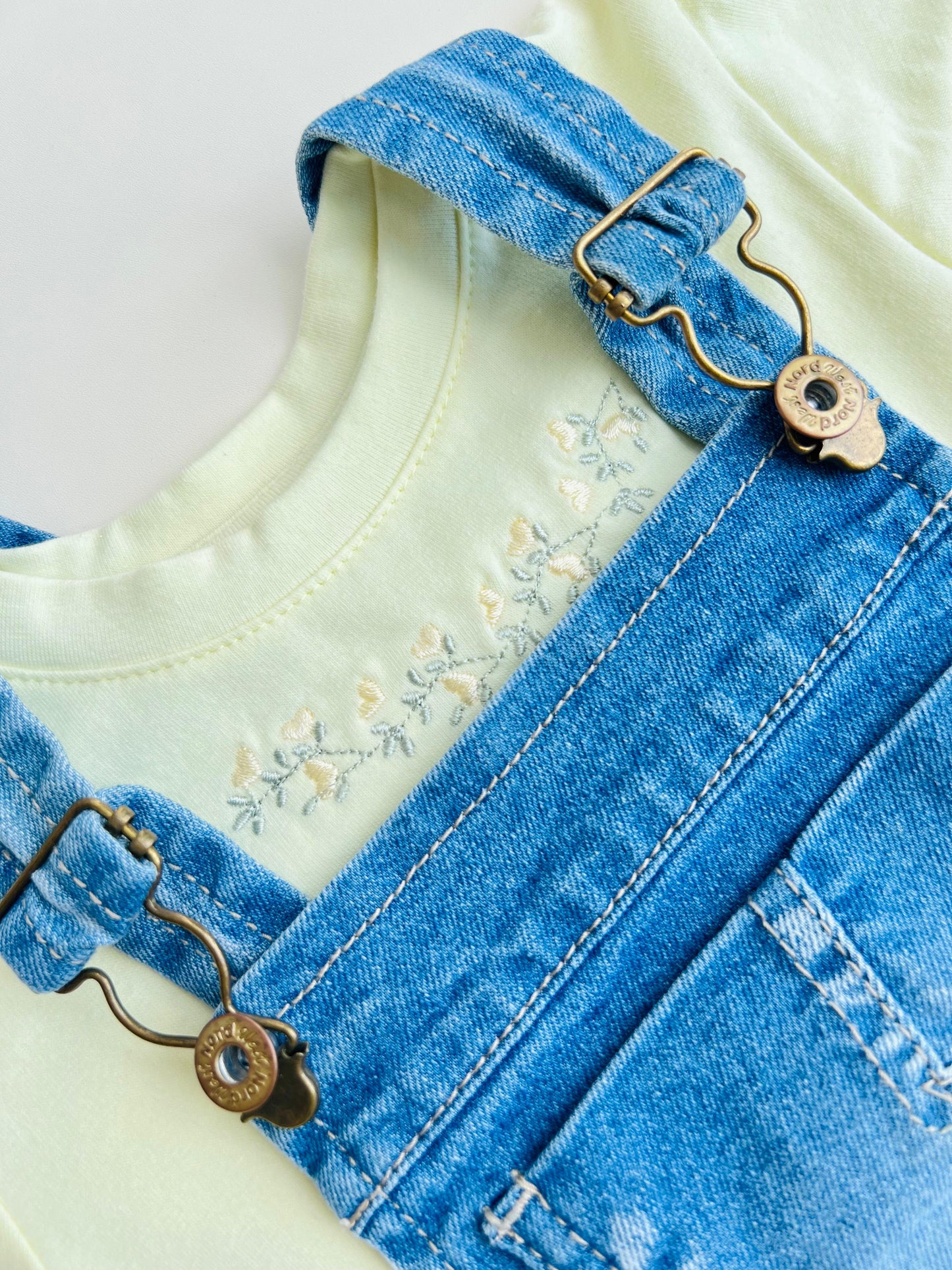 BRAGA DENIM CON CAMISETA