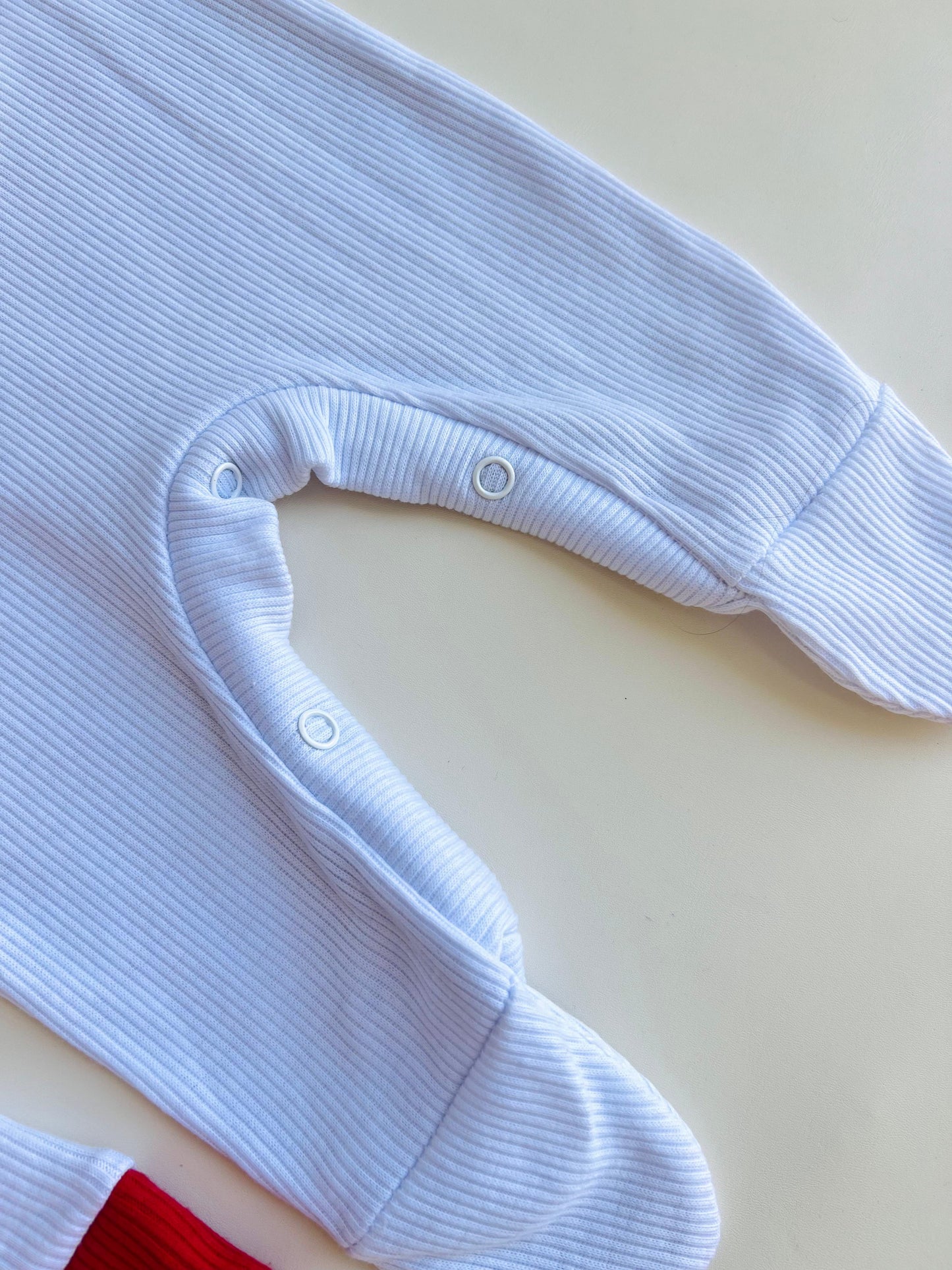 ENTERIZO NAVIDEÑO DE RENO CON GORRO