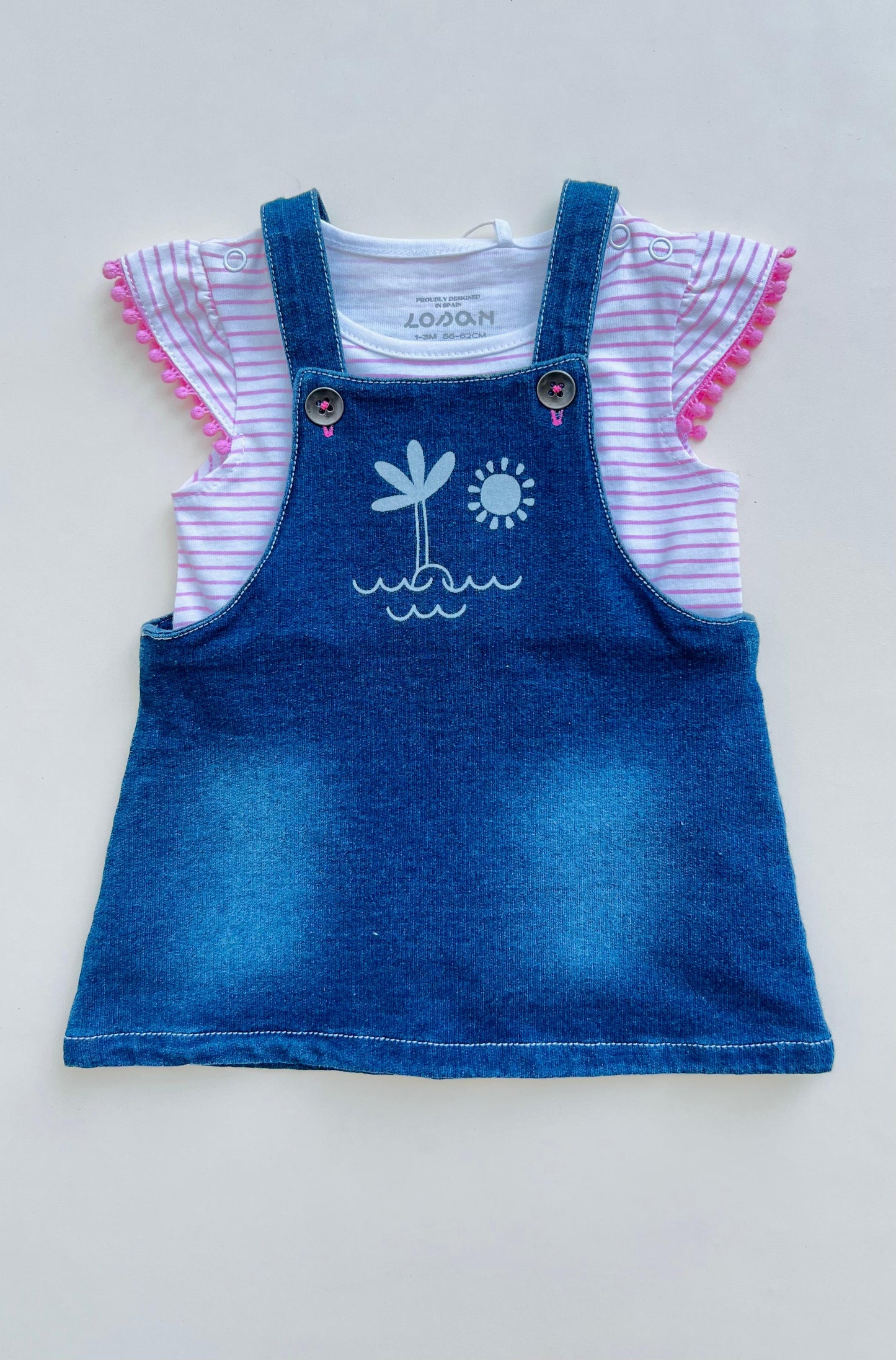 CONJUNTO DENIM CON CAMISETA RAYADA