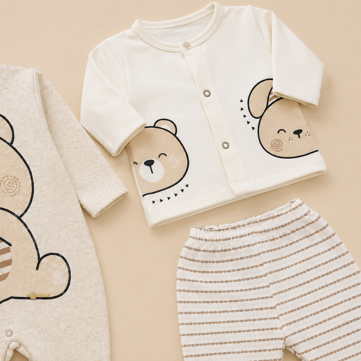 Ajuar Recién Nacido Osito 8 Piezas – Crema y Menta | Mara Baby