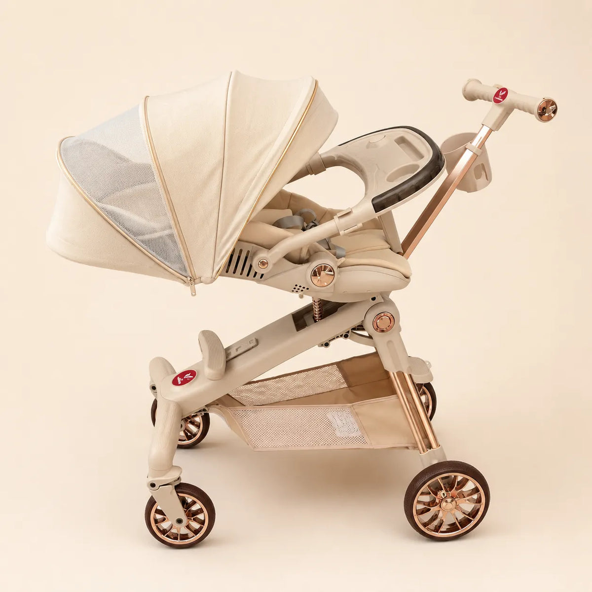 Triciclo de Lujo Castillitos Beige con Detalles Dorados